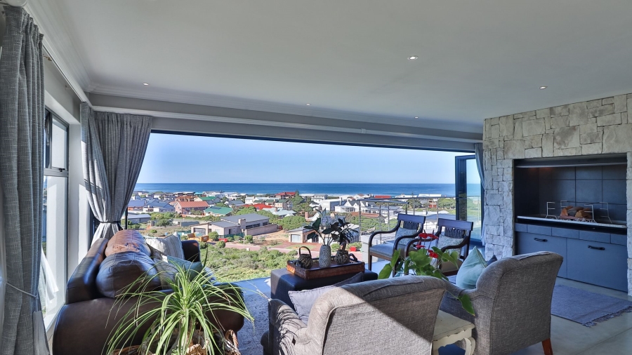 2 Bedroom Property for Sale in Stilbaai Oos Western Cape